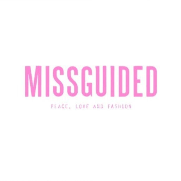 NWT- MISSGUIDED - Black High Waisted Faux Leather Slim pants with pockets - Picture 4 of 7